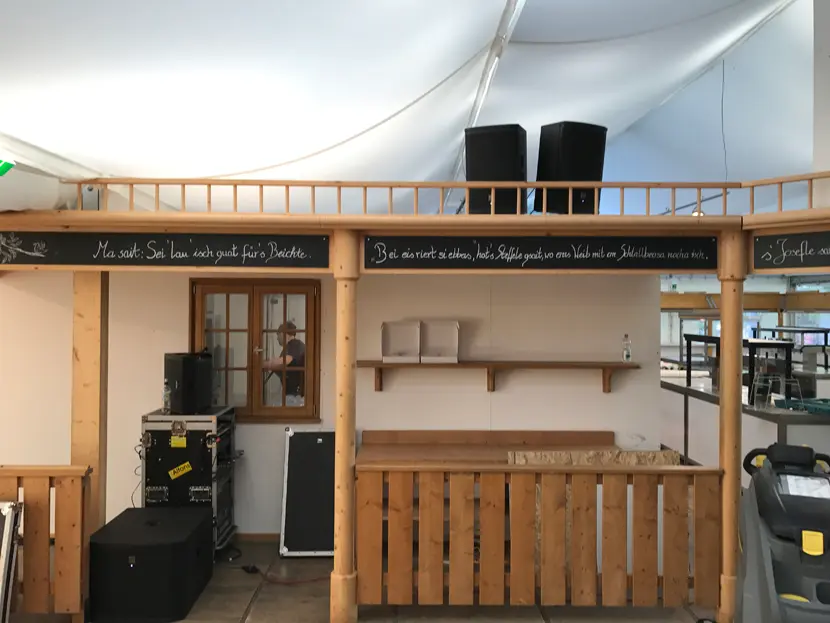 Studio Kindberg - Beschallung Installation der Lautsprecher über einen längeren Zeitraum im Festzelt