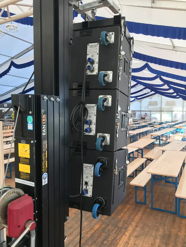 Studio Kindberg - Beschallung Stabiler Aufbau für Lautsprecher Line Array.